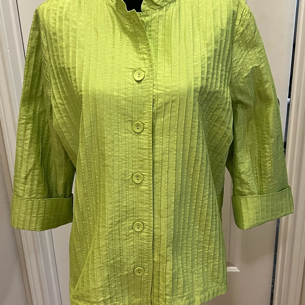 Chico’s boutique fully lined jacket in size US XL.